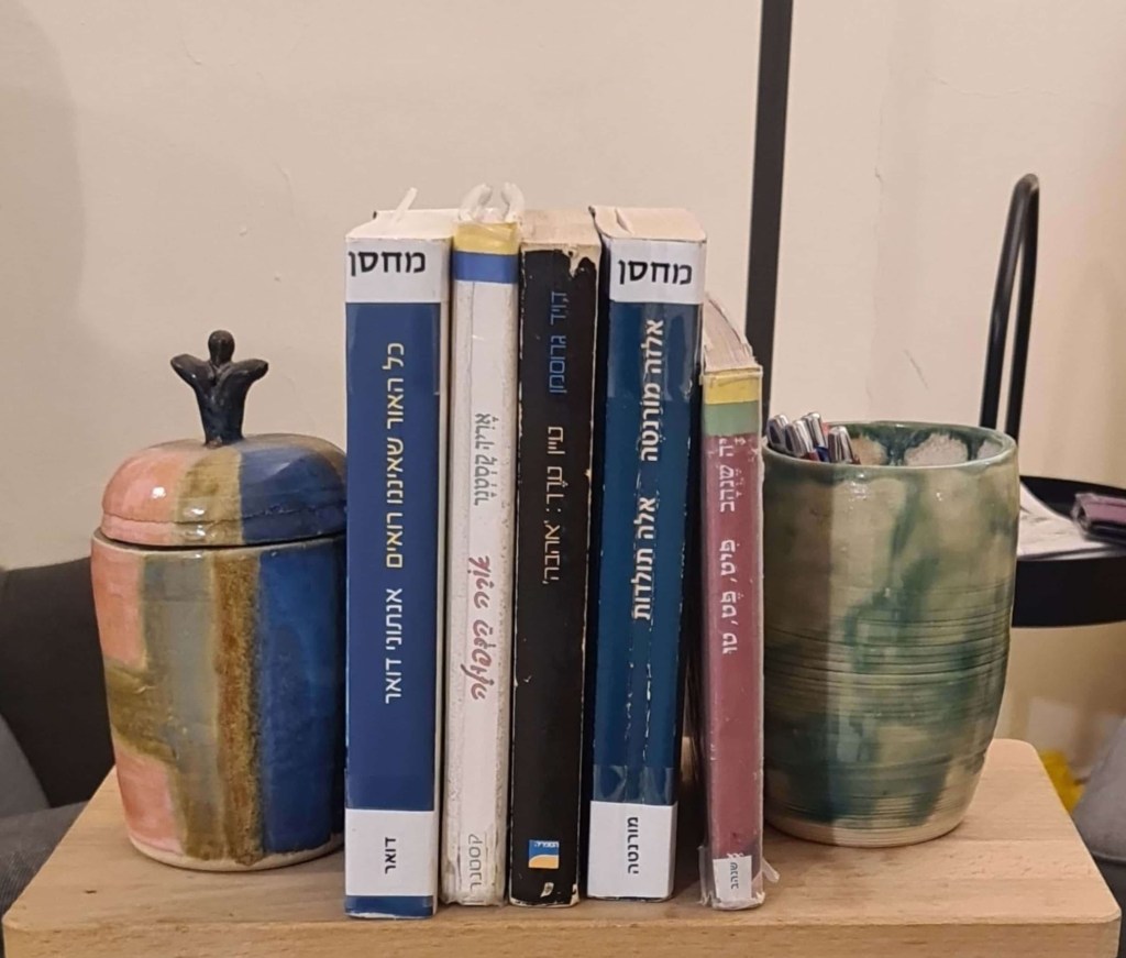 חמישה ספרים חמישה&nbsp;עשורים