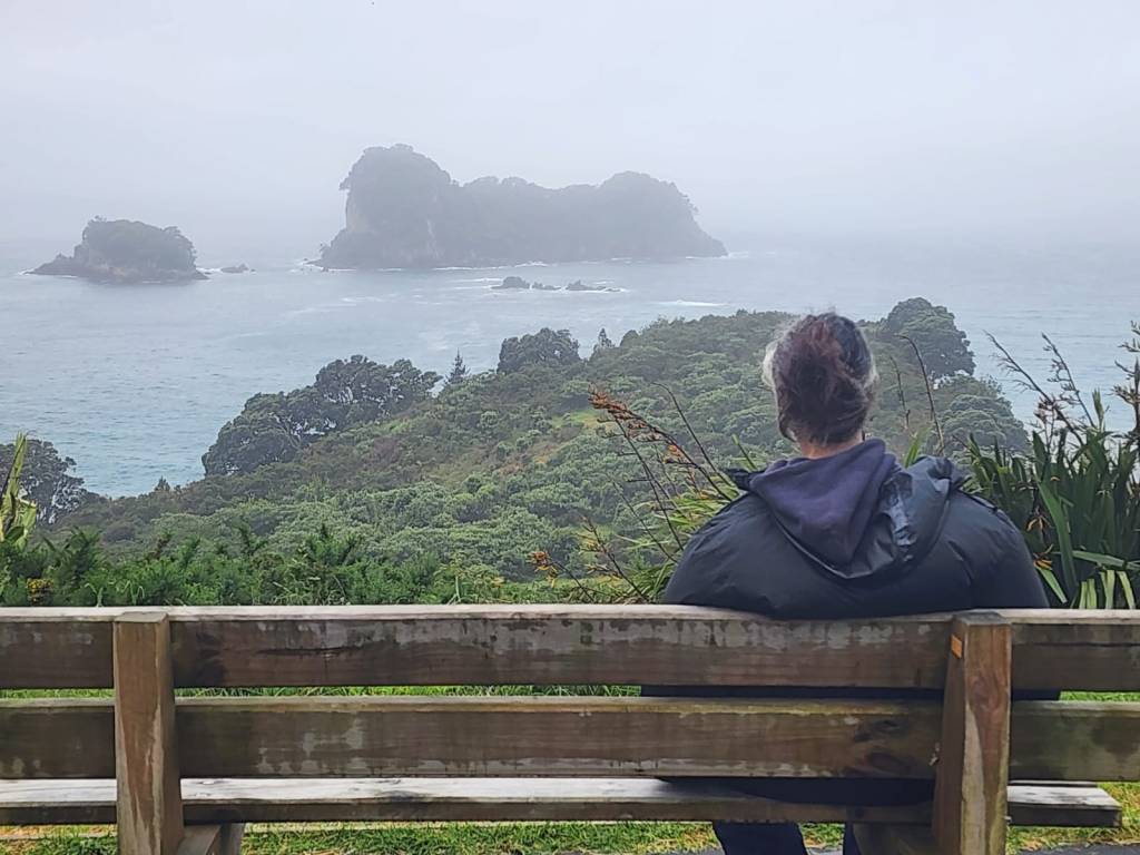 אמא אדמה, או טיילי כל העולם&nbsp;התאחדו