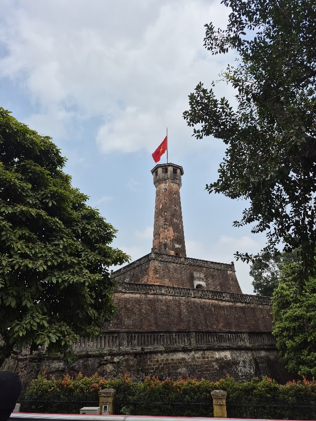 לא עוזב את העיר (האנוי)